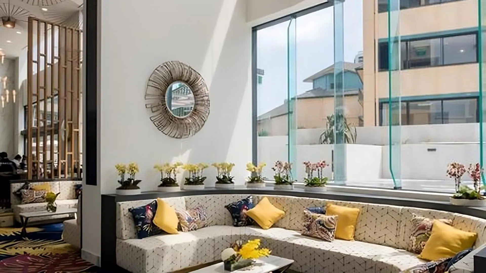 Sun Drenched Apartment In The Heart Of Surfers Gold Coast